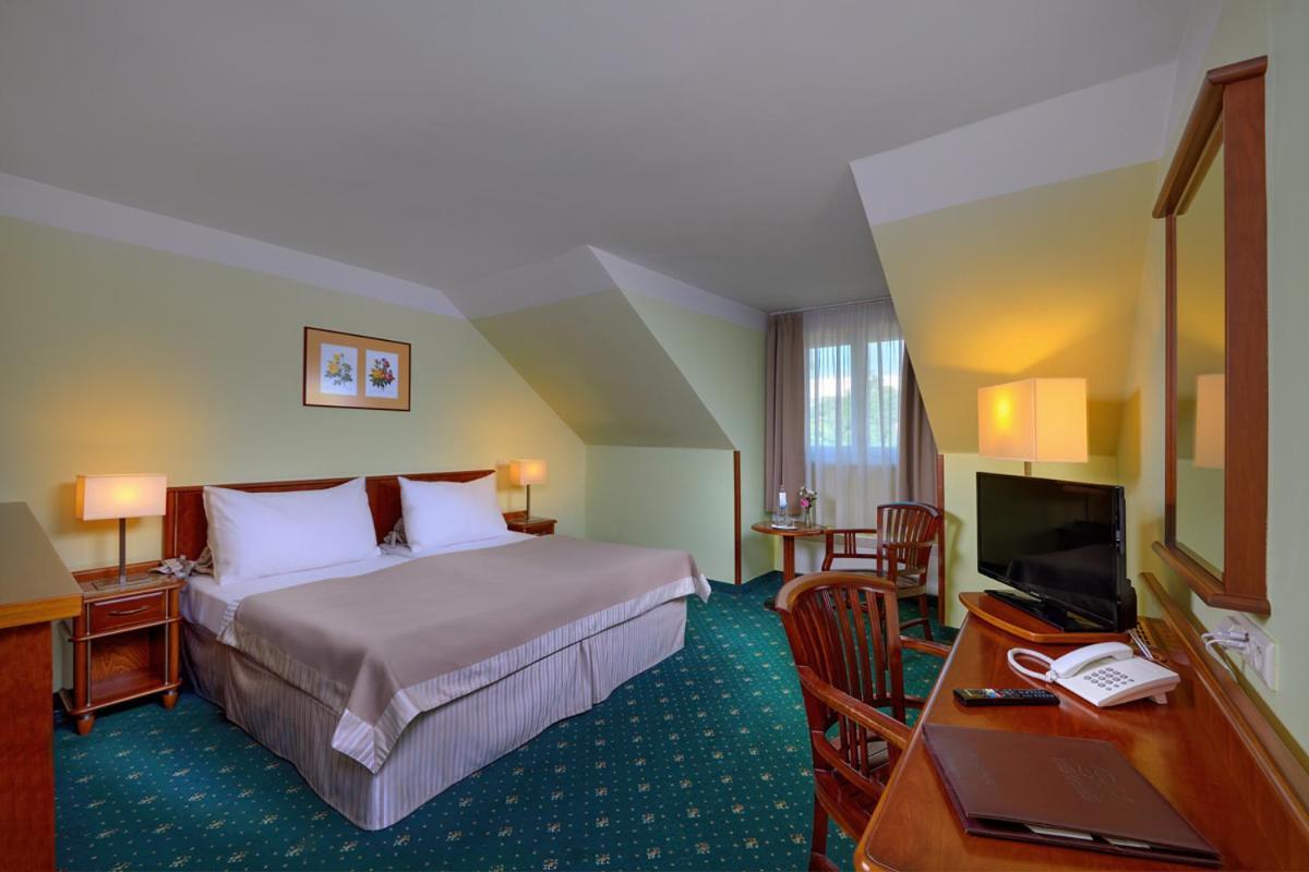 Hotel Selsky Dvur - Bohemian Village Courtyard Prague Ngoại thất bức ảnh