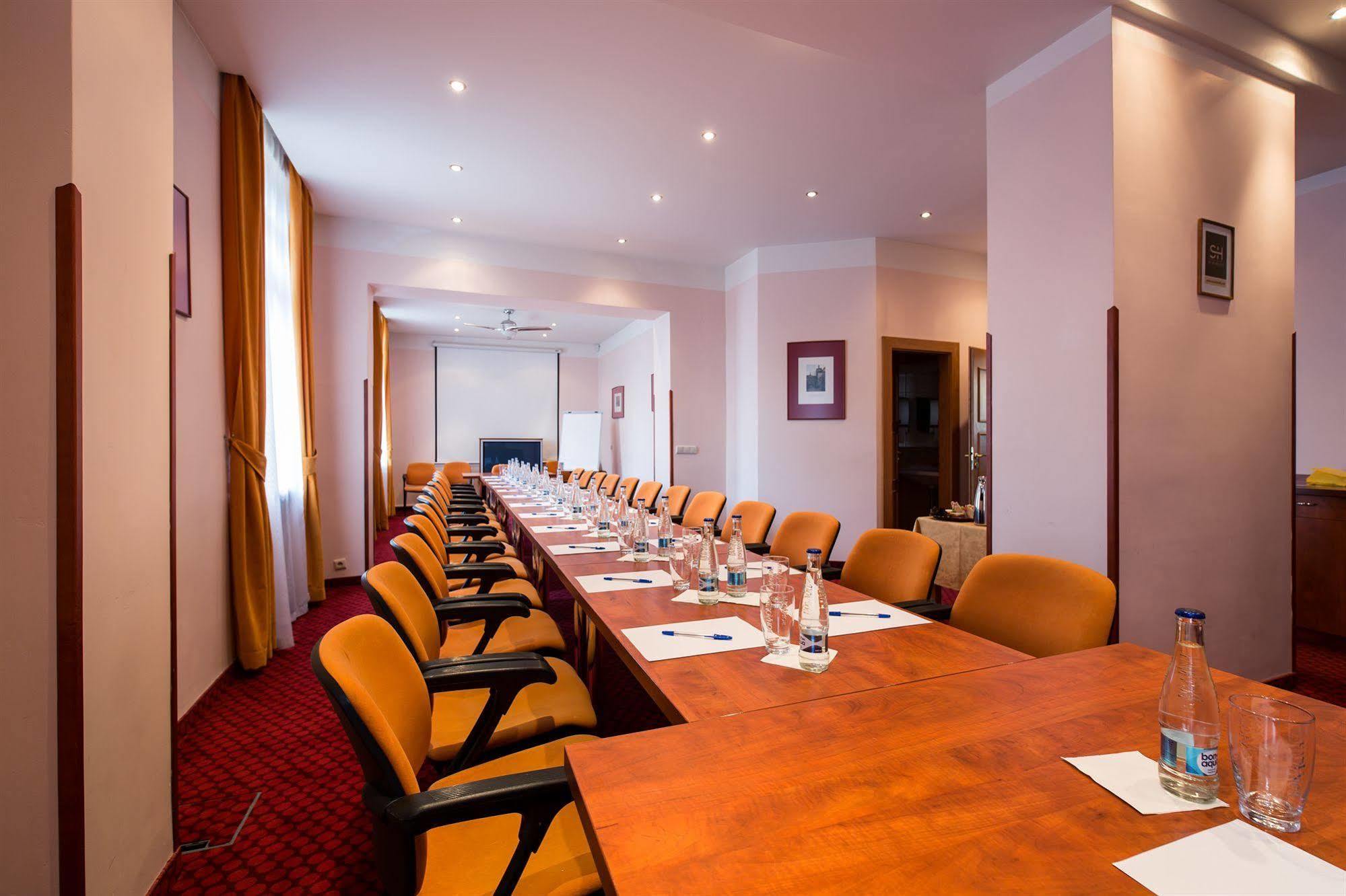 Hotel Selsky Dvur - Bohemian Village Courtyard Prague Ngoại thất bức ảnh